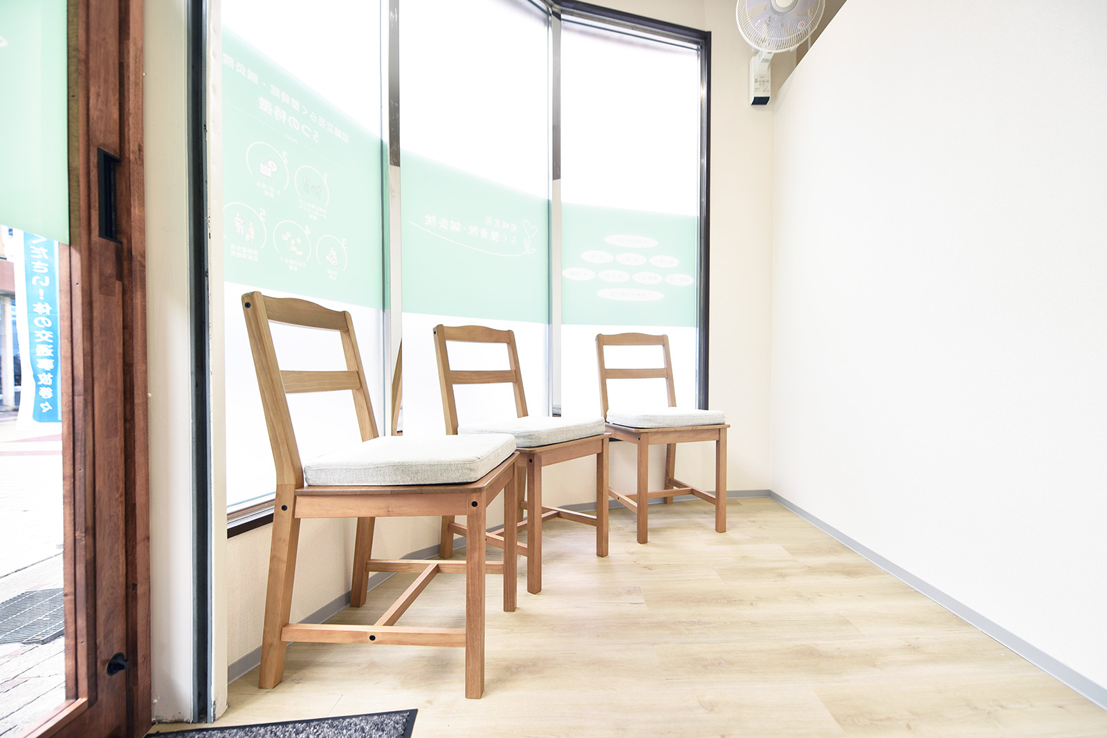 受付と待合スペースの様子